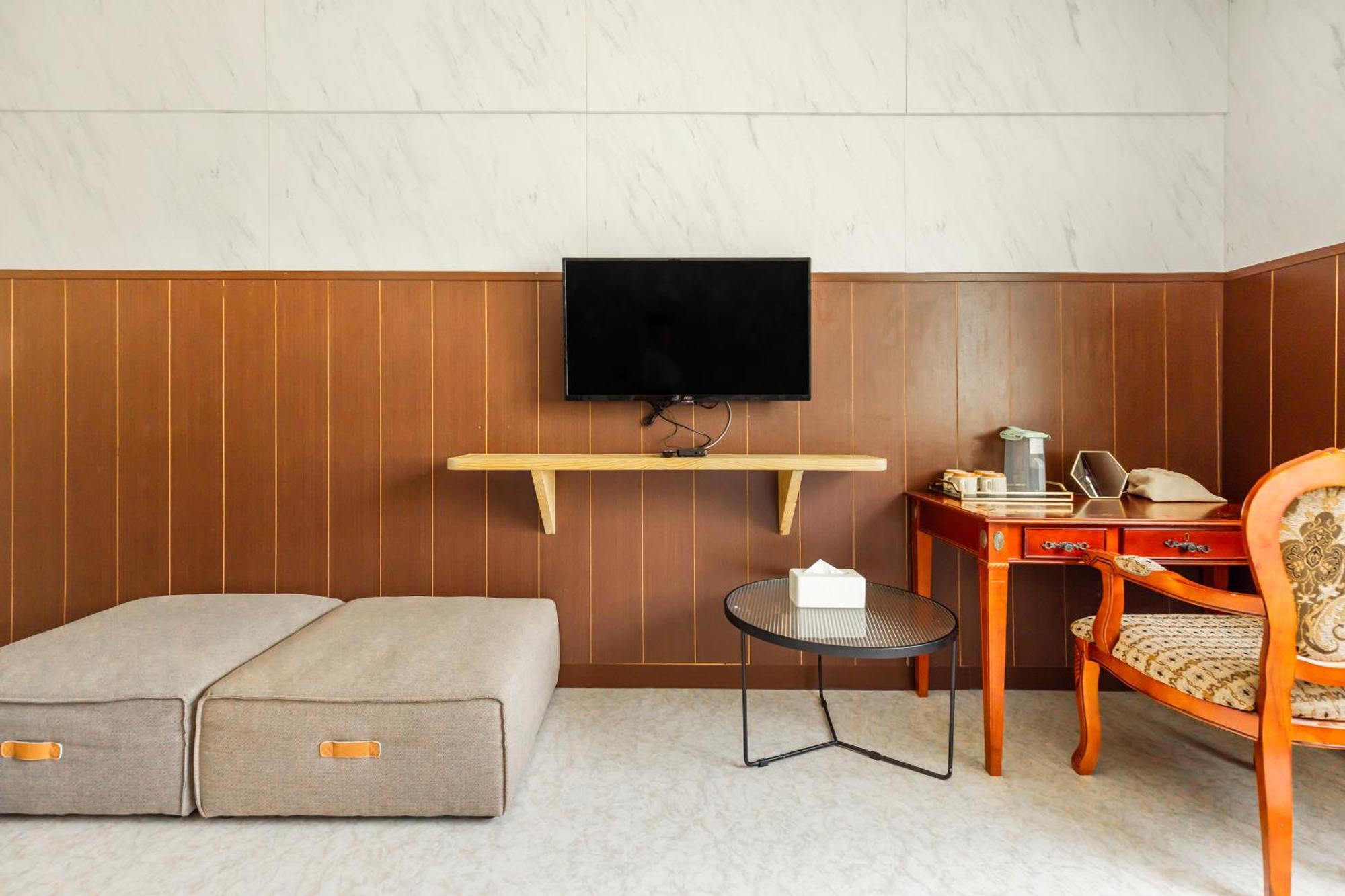 32小巷弄 Hotel Tainan Exterior photo